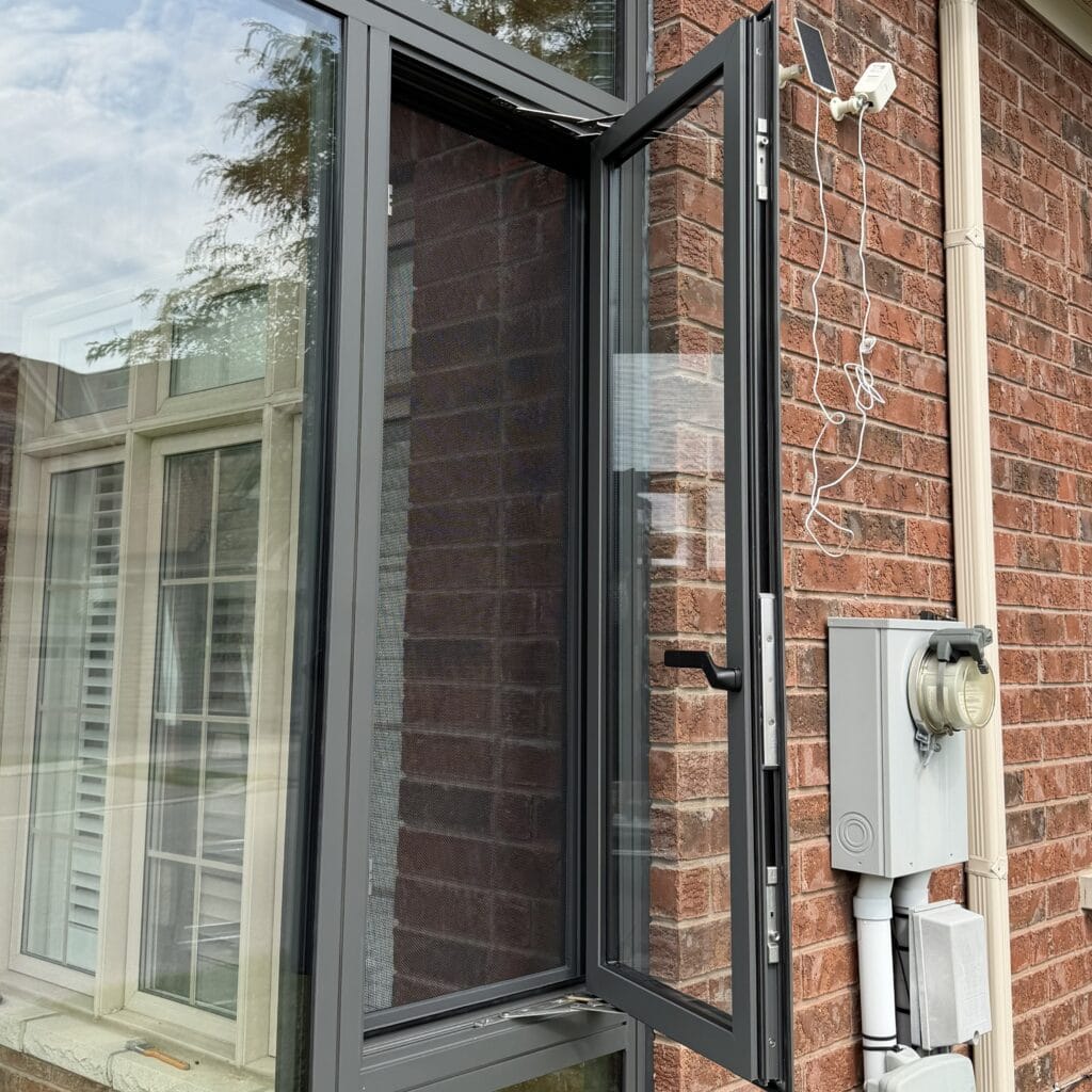 Casement Windows Toronto | Thermally-Broken Aluminum Windows | OPT Windows img 6390